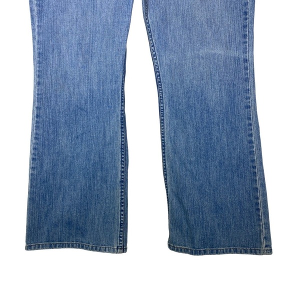 Levis Strauss Signature size 16 short lowrise  bootcut  light wash denim jeans - Picture 5 of 6
